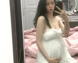 2 clip hot của cô vợ bầu nhưng dâm nhà em trước khi nằm ổ