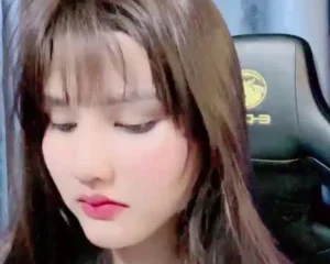 bé Lam vẫn cute phô mai que như ngày nào