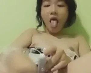 Bé ngây thơ Cute ngốc nuôi để quay clip chat sex mỗi ngày