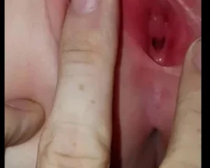 Cha dượng cầm thú đã hấp diêm còn quay lại clip