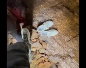 Chuyến dã ngoại thiên đường, phang em tại khe suối núi đá