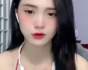 Em BBi live app cực ngon, clip cũ nhưng vẫn bén