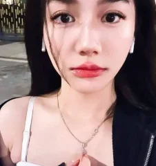 Em nó là sinh viên tình nguyện của cả khối