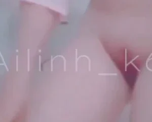 Gái ‘tơ’ ái linh 2006 show hàng, hồng hào và mượt!