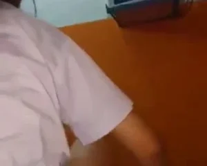 Mới học cấp 2 mà đã quen khoe bím, chịch nhau thế này…