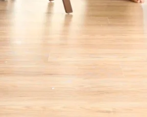 Nguyet lee Onlyfans khỏa thân lau sàn nhà nè