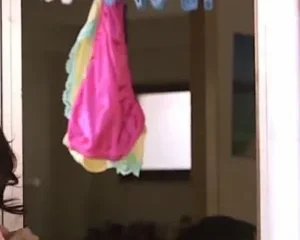 Phải lòng anh hàng xóm