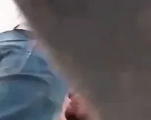 Tao là tao bắt quả tang chúng mày bú nhau trong WC trường nhá